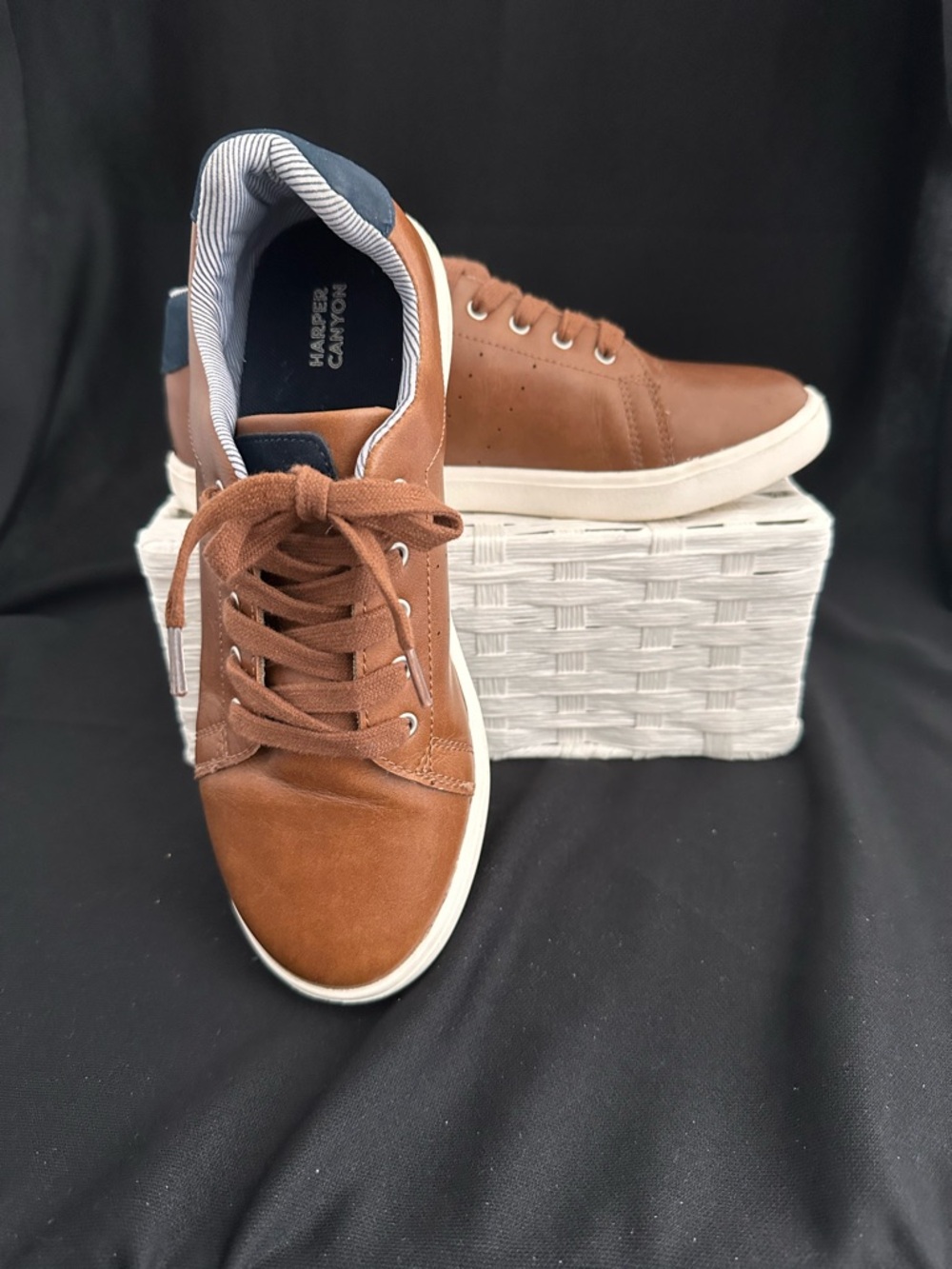 Harper Canyon Boy’s Sz. 5M Brown Faux Leather Low-Top Sneakers Navy Trim